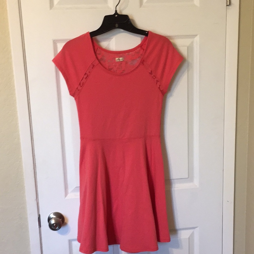 Hollister dress color peach size s